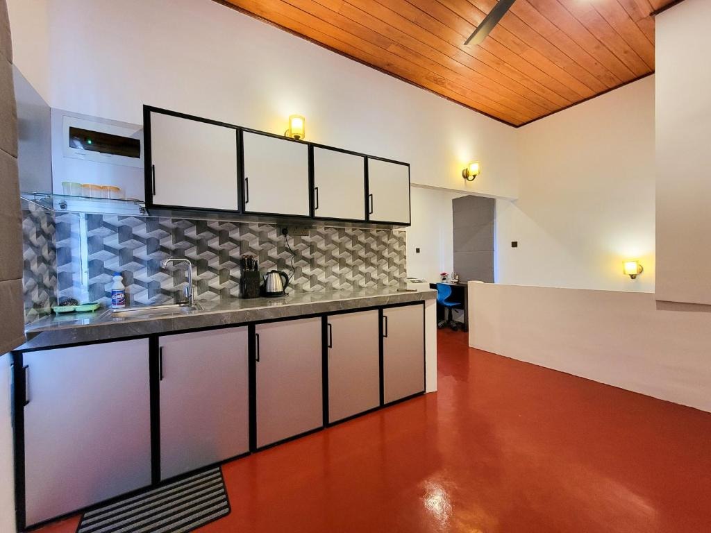 Guest kitchen