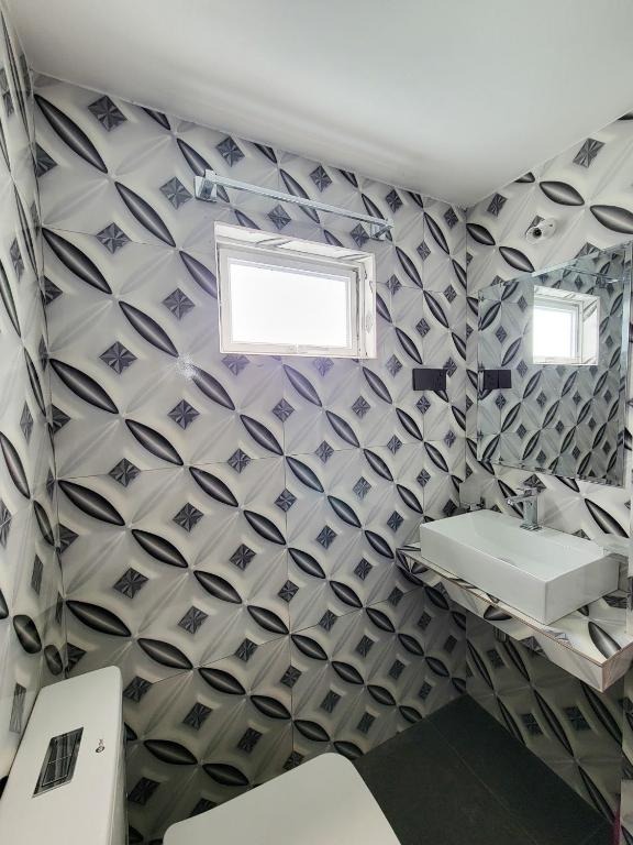 Deluxe Room – private bathroom
