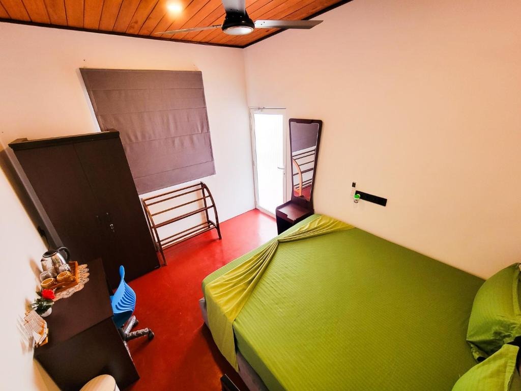 Deluxe Room – view 2